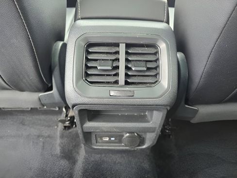 Used 2023 Volkswagen Tiguan SE R-Line image 29