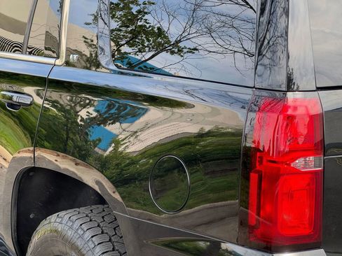 Used 2019 Chevrolet Tahoe LT AWD/4WD image 12
