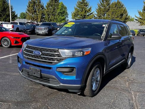 Used 2022 Ford Explorer XLT w/ Class IV Trailer Tow Package image 2