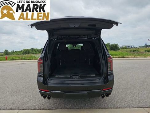 Used 2025 Chevrolet Suburban Z71 AWD/4WD image 26
