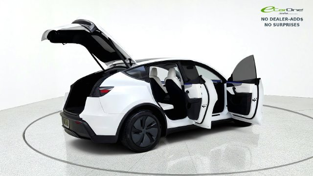 Used 2026 Tesla Model Y AWD image 18