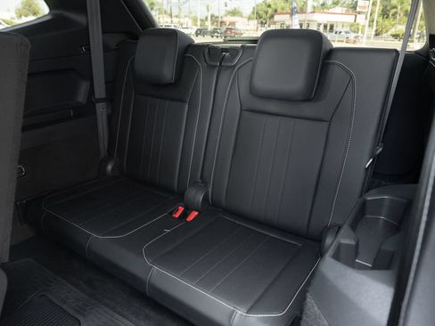 Used 2023 Volkswagen Tiguan SE R-Line FWD image 37