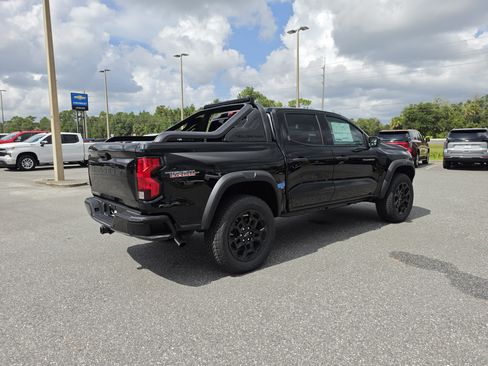 New 2026 Chevrolet Colorado Trail Boss w/ Midnight Edition AWD/4WD image 4