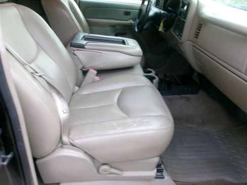 Used 2006 Chevrolet Silverado 1500 LT w/ Light Duty Power Package AWD/4WD image 6