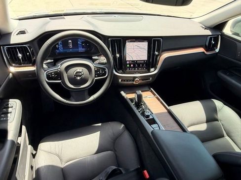 Used 2025 Volvo V60 B5 Cross Country Plus AWD/4WD image 14
