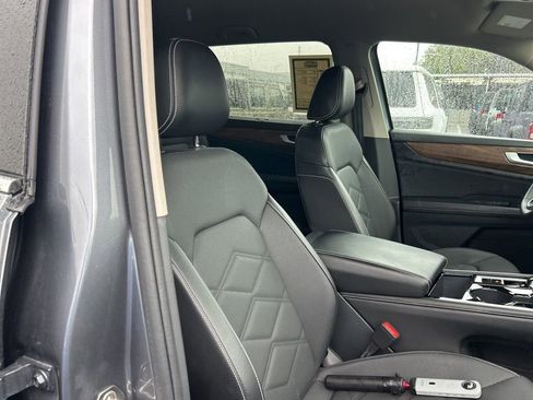 Used 2024 Volkswagen Atlas SE image 21