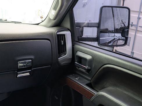 Used 2015 GMC Sierra 2500 SLT w/ Duramax Plus Package AWD/4WD image 23