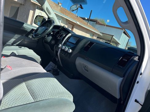 Used 2011 Toyota Tundra 4x4 CrewMax image 33