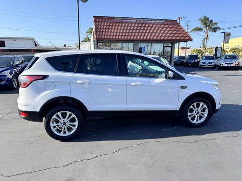 Used 2017 Ford Escape SE FWD image 7