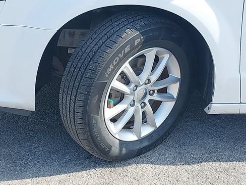 Used 2019 Dodge Grand Caravan SXT FWD image 28