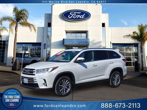 Used 2019 Toyota Highlander XLE AWD/4WD image 1