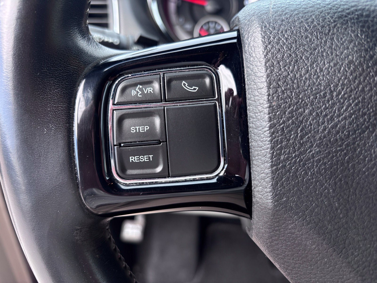 Used 2019 Dodge Grand Caravan SXT FWD image 19