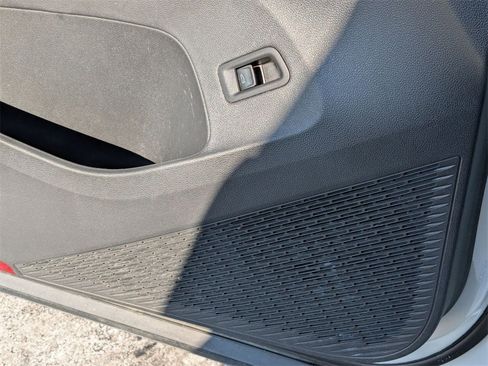 Used 2024 Volkswagen Atlas SE image 15