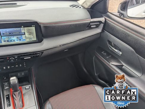 Used 2025 Nissan Kicks SR AWD/4WD image 17