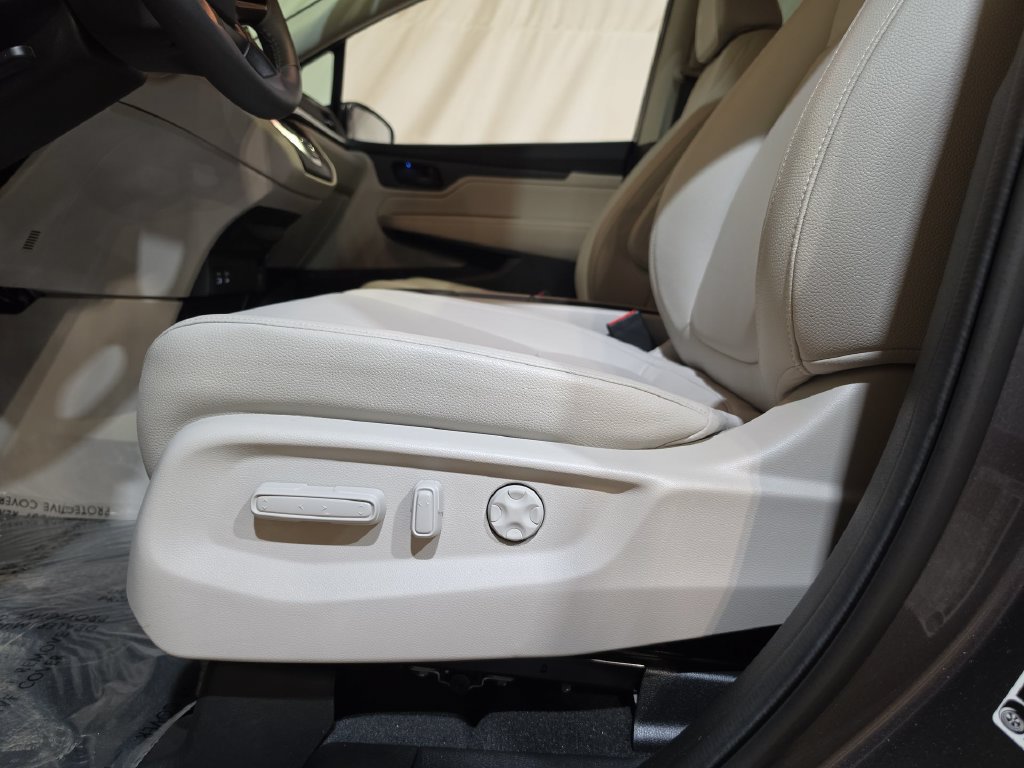 Certified 2026 Honda Odyssey EX-L image 14