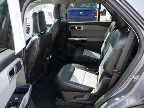 Used 2023 Ford Explorer XLT w/ Equipment Group 202A AWD/4WD image 26