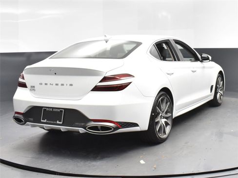 Used 2025 Genesis G70 2.5T image 10