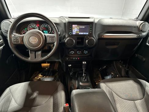 Used 2018 Jeep Wrangler Unlimited Sport w/ Connectivity Group AWD/4WD image 7