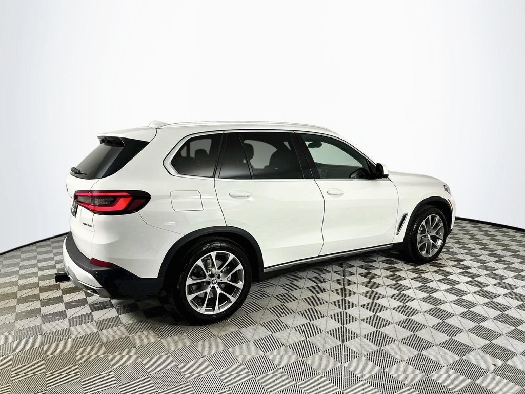 Used 2023 BMW X5 xDrive40i w/ Premium Package AWD/4WD image 7