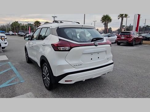 Used 2024 Nissan Kicks SV image 32