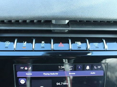 Used 2024 Jeep Grand Cherokee Laredo image 21