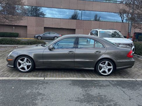 Used 2009 Mercedes-Benz E 350 Sedan image 5