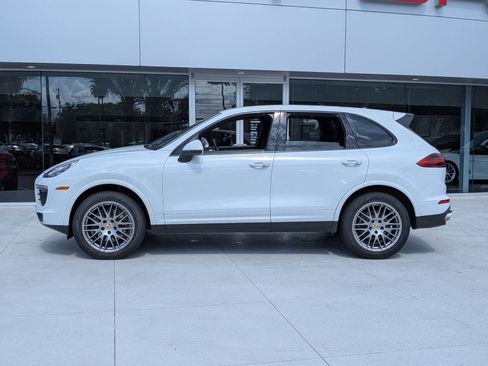 Used 2017 Porsche Cayenne Platinum Edition AWD/4WD image 2