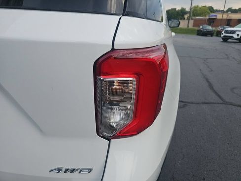 Used 2024 Ford Explorer XLT w/ Equipment Group 202A AWD/4WD image 6