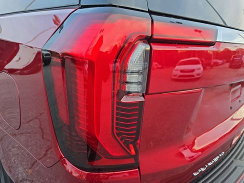 New 2026 GMC Yukon XL Elevation image 32