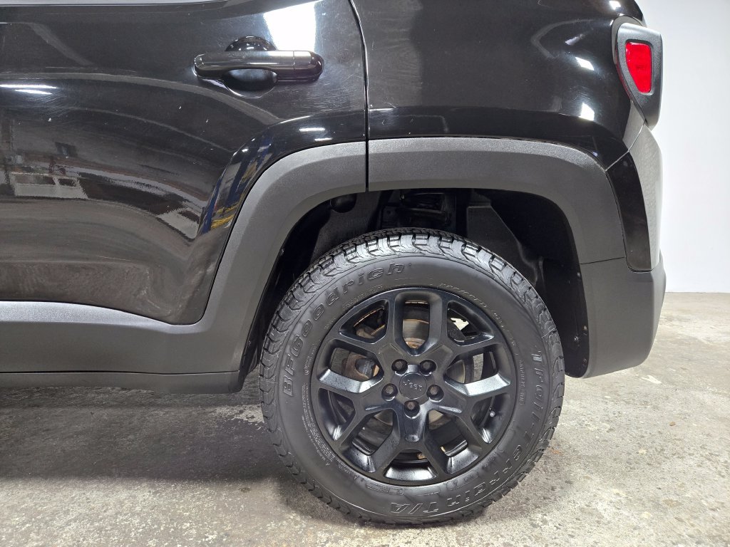 Used 2016 Jeep Renegade Latitude AWD/4WD image 55