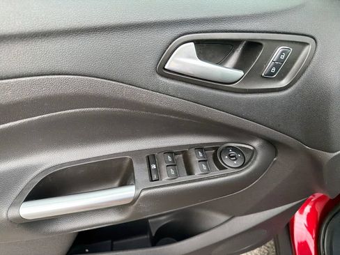 Used 2016 Ford Escape SE FWD image 29