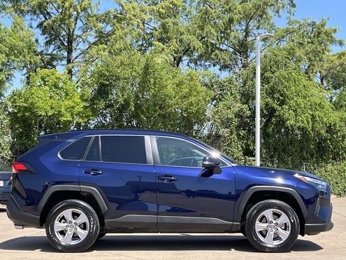 Used 2025 Toyota RAV4 XLE AWD/4WD image 3