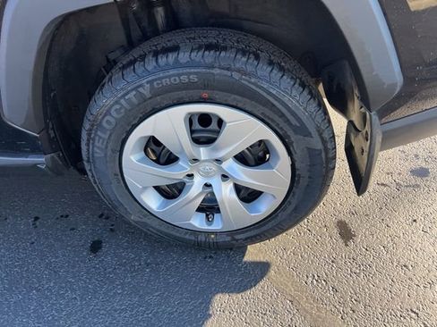 Used 2022 Toyota RAV4 LE image 21