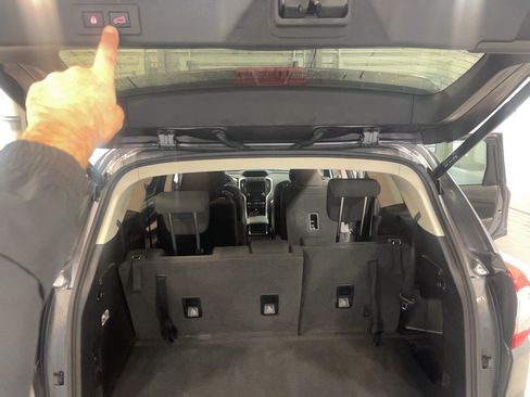 Used 2022 Subaru Ascent Premium w/ Convenience Package AWD/4WD image 21