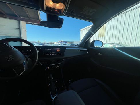 Used 2025 Buick Encore GX Preferred image 37