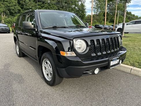 Used 2017 Jeep Patriot Sport AWD/4WD image 2