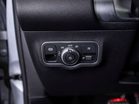 Used 2026 Mercedes-Benz GLB 35 AMG 4MATIC image 41
