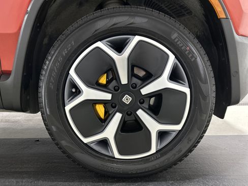 Used 2022 Rivian R1T Adventure image 11