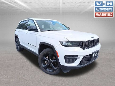 Used 2023 Jeep Grand Cherokee Altitude AWD/4WD image 1