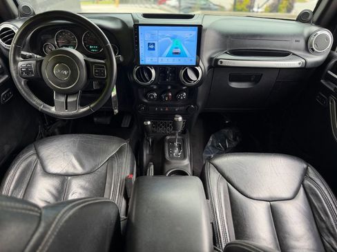 Used 2013 Jeep Wrangler Unlimited Sahara w/ Connectivity Group AWD/4WD image 39
