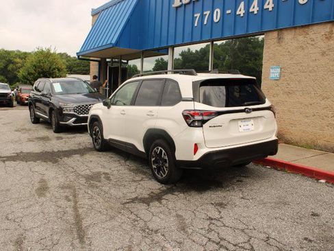 Used 2025 Subaru Forester Premium AWD/4WD image 4