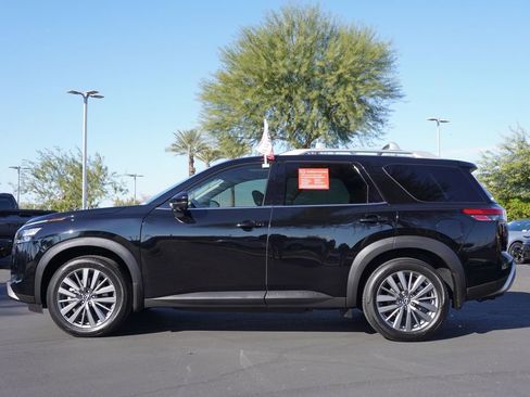 Certified 2025 Nissan Pathfinder SL w/ SL Premium Package image 2