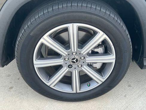 Used 2023 Mercedes-Benz GLS 450 4MATIC image 9