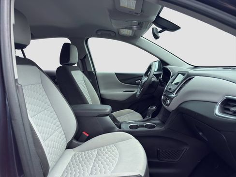 Used 2019 Chevrolet Equinox LS FWD image 17