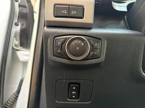 Certified 2022 Ford F350 Lariat w/ Lariat Value Package image 22