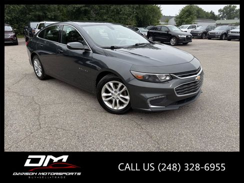 Used 2017 Chevrolet Malibu LT FWD image 1