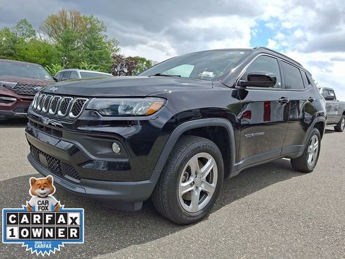 Used 2023 Jeep Compass Latitude w/ Sun and Sound Group AWD/4WD image 3