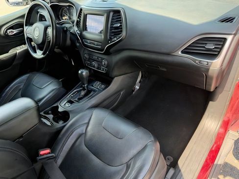 Used 2020 Jeep Cherokee Latitude Lux w/ Quick Order Package 26H Lux FWD image 10