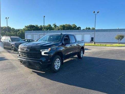 Used 2025 Chevrolet Silverado 1500 RST w/ Z71 Off-Road Package AWD/4WD image 4