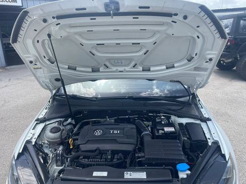 Used 2018 Volkswagen Golf SE FWD image 28